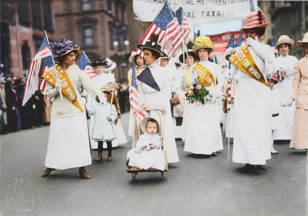 suffragist-celebration-walk-indiana-women-s-suffrage-centennial
